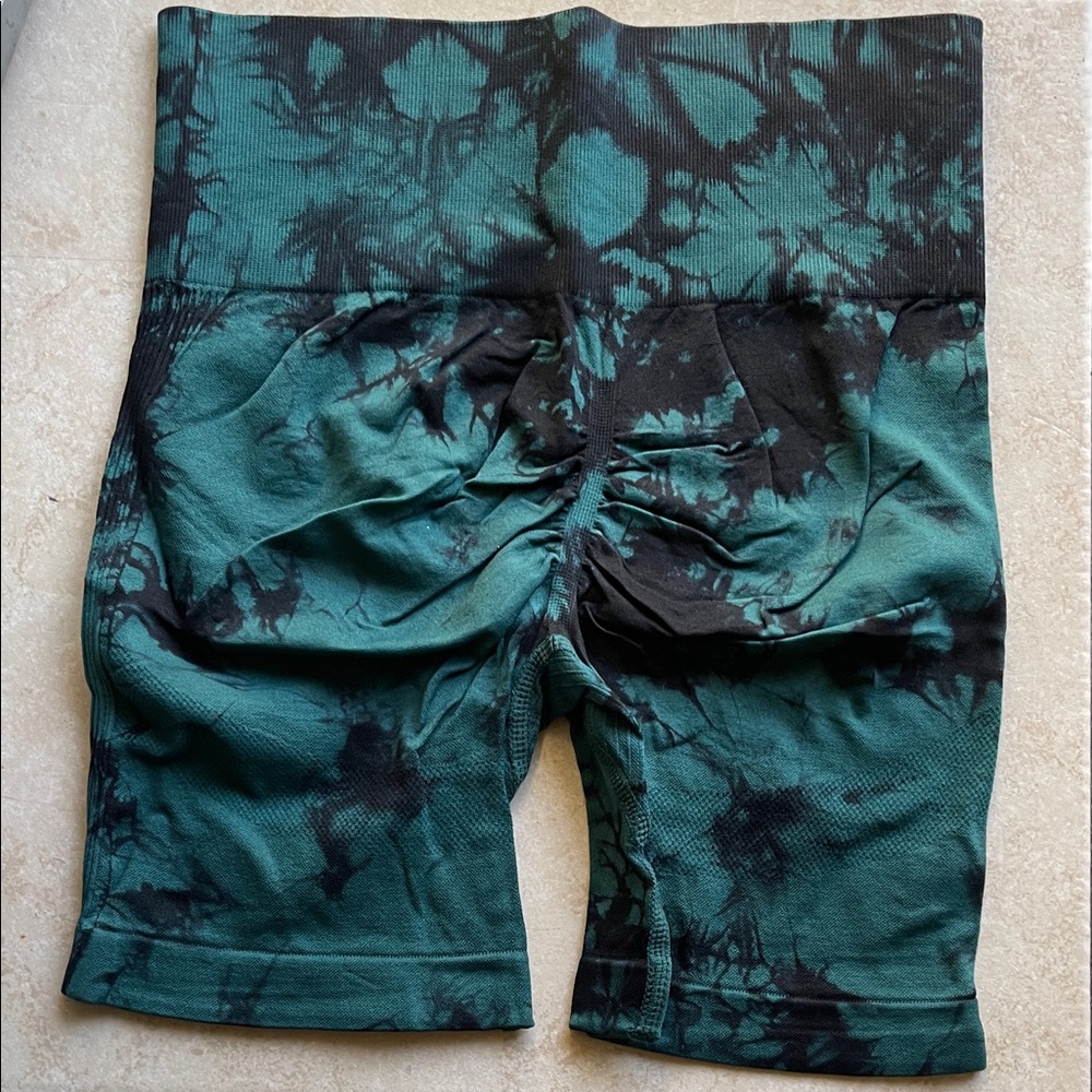 Emerald and Black Tie-Dye Bike Shorts - Picture 2 of 3
